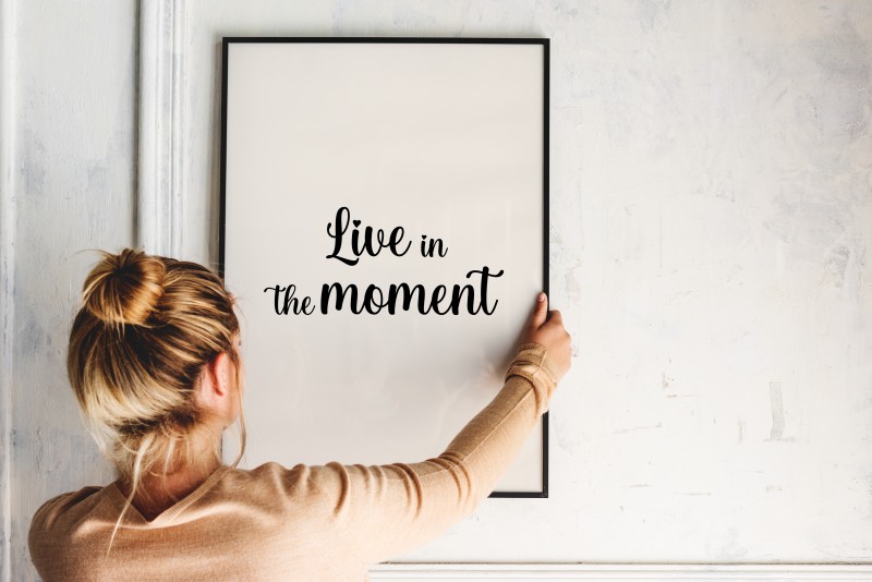affiche citation live in the moment
